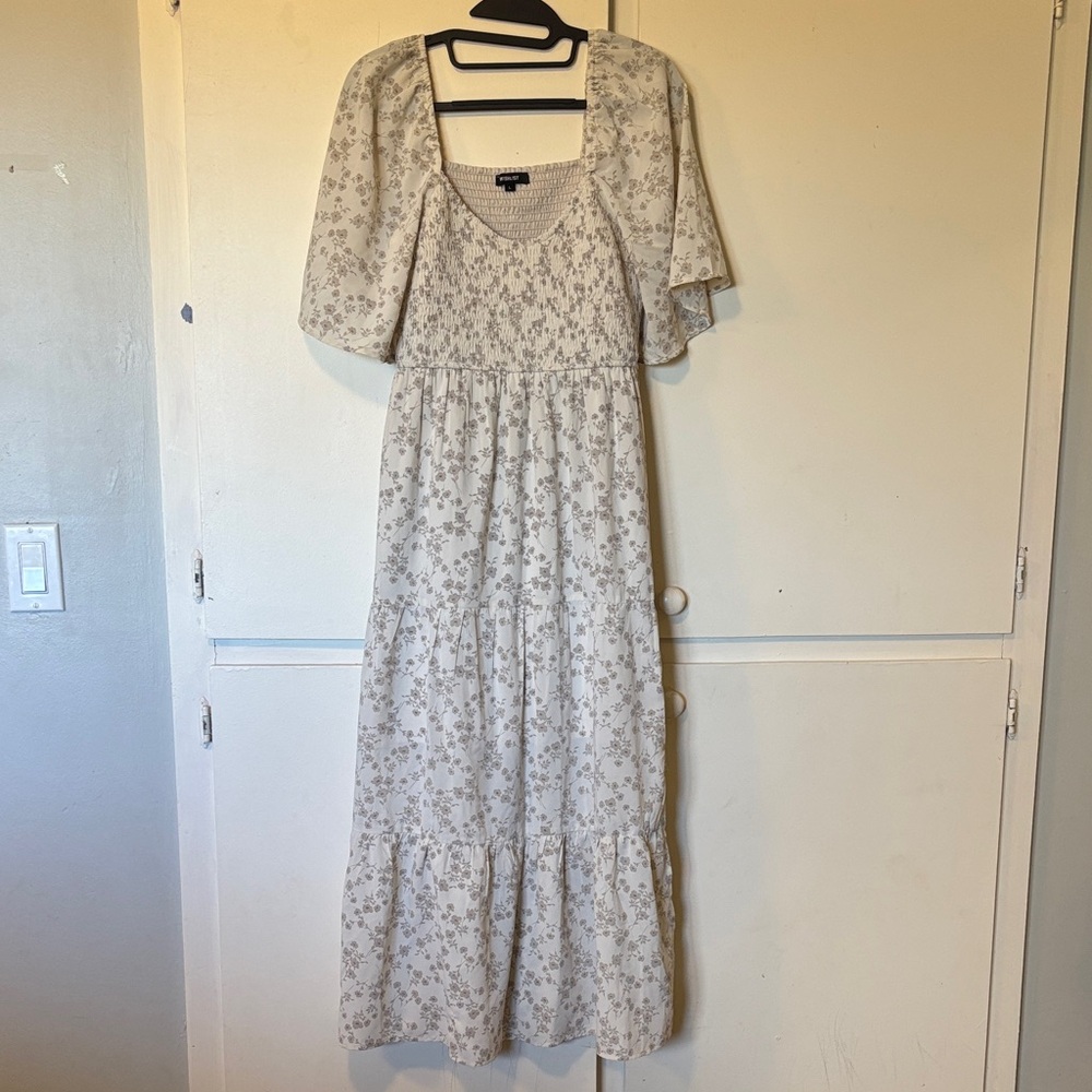 Tiered floral midi dress